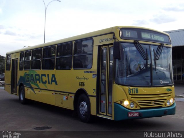 Viação Garcia 6176 na cidade de Maringá, Paraná, Brasil, por Robson Alves. ID da foto: 3886484.