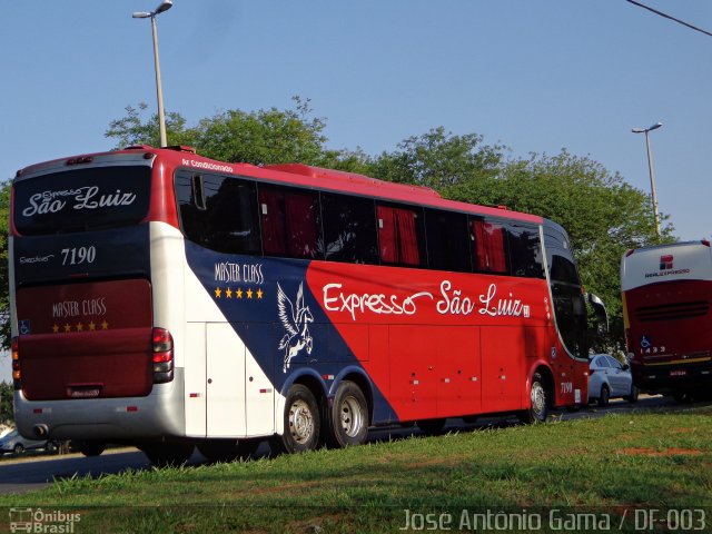 Expresso São Luiz 7190 na cidade de Brasília, Distrito Federal, Brasil, por José Antônio Gama. ID da foto: 3918465.