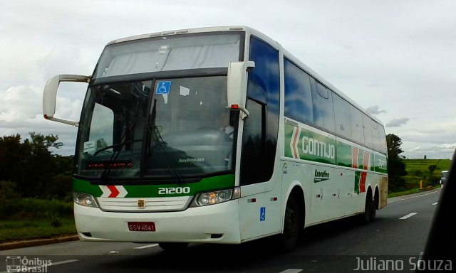 Empresa Gontijo de Transportes 21200 na cidade de Pindamonhangaba, São Paulo, Brasil, por Juliano Souza. Número da foto: #3918411.