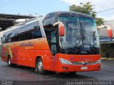 Pullman Bus 104 na cidade de Santiago, Santiago, Metropolitana de Santiago, Chile, por Juan Guillermo Pacheco S.. Número da foto: #3919613.