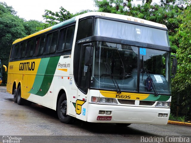 Empresa Gontijo de Transportes 15695 na cidade de São Paulo, São Paulo, Brasil, por Rodrigo Coimbra. ID da foto: 3923665.