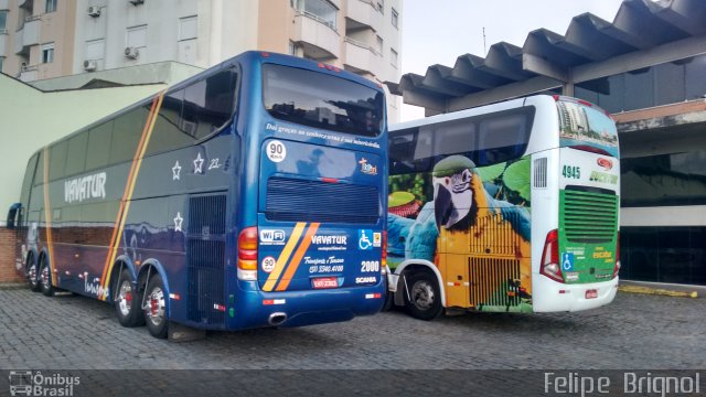 Vavatur Transporte e Turismo 2000 na cidade de Florianópolis, Santa Catarina, Brasil, por Felipe  Brignol. Número da foto: #3926859.