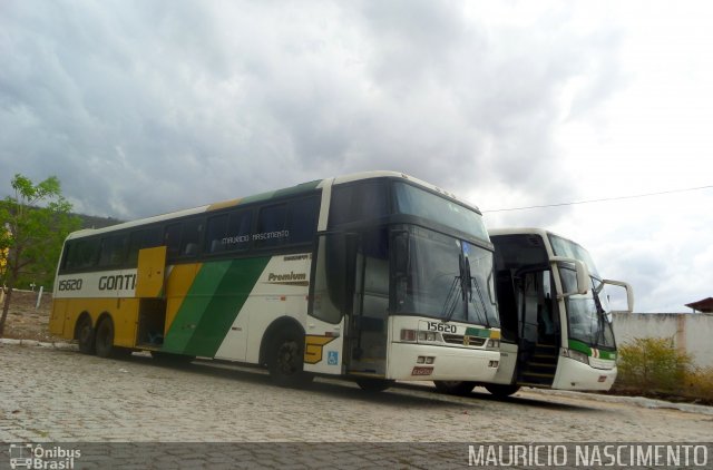 Empresa Gontijo de Transportes 15620 na cidade de Itaobim, Minas Gerais, Brasil, por Maurício Nascimento. ID da foto: 3933416.