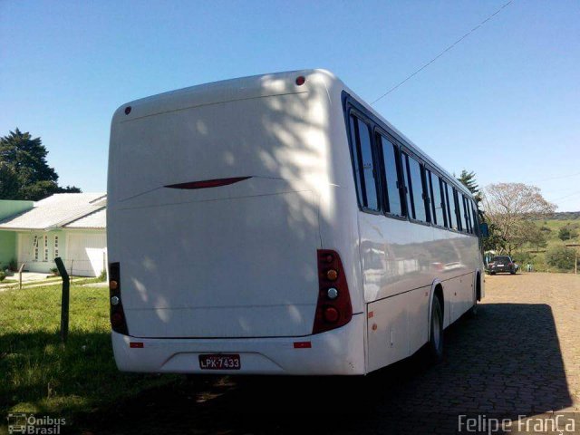 Manu's Turismo 2090 na cidade de Passo Fundo, Rio Grande do Sul, Brasil, por Felipe França. Número da foto: #3934169.