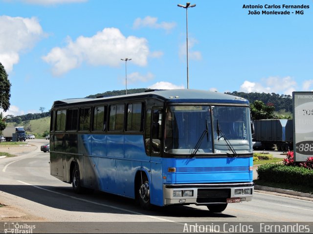 Ônibus Particulares 1266 na cidade de João Monlevade, Minas Gerais, Brasil, por Antonio Carlos Fernandes. Número da foto: #3937036.