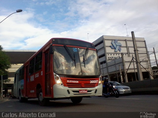 Expresso Luziense > Territorial Com. Part. e Empreendimentos 30587 na cidade de Belo Horizonte, Minas Gerais, Brasil, por Carlos Alberto Corradi. Número da foto: #3939097.