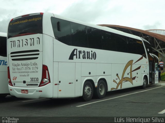 Viação Araujo 30330 na cidade de Aparecida, São Paulo, Brasil, por Luis Henrique Silva. Número da foto: #3952395.