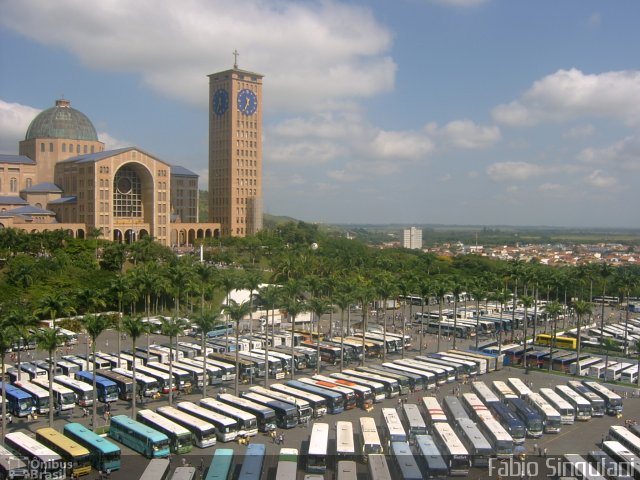 Santuário Nacional de Aparecida  na cidade de Aparecida, São Paulo, Brasil, por Fábio Singulani. Número da foto: #3951748.