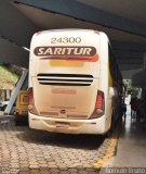 Saritur - Santa Rita Transporte Urbano e Rodoviário 24300 na cidade de Itabira, Minas Gerais, Brasil, por Romulo Bruno Gonçalves. Número da foto: #:id.