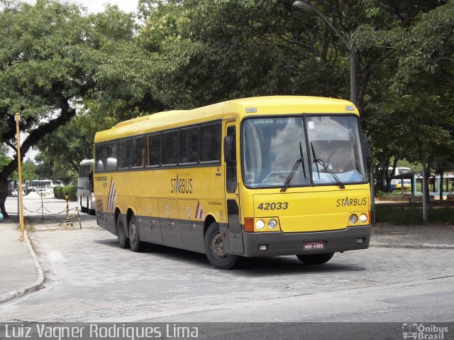 Viação Itapemirim 42033 na cidade de São José dos Campos, São Paulo, Brasil, por Luiz Vagner Rodrigues Lima. ID da foto: 3954660.