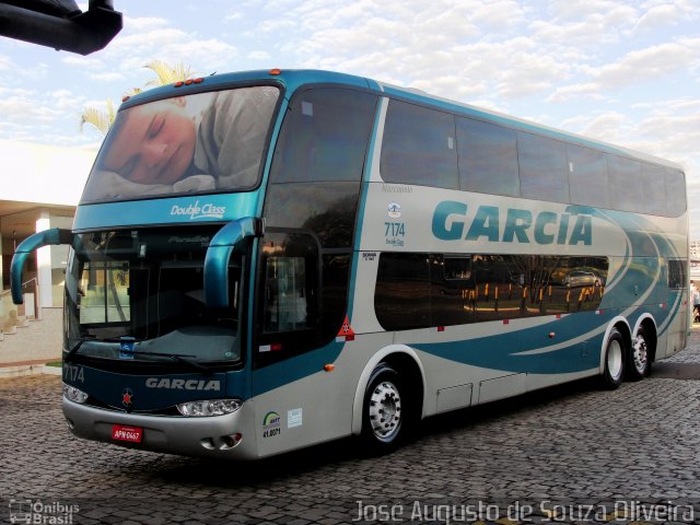 Viação Garcia 7174 na cidade de Londrina, Paraná, Brasil, por José Augusto de Souza Oliveira. Número da foto: #3954739.