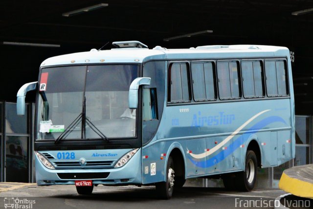AiresTur 0128 na cidade de Londrina, Paraná, Brasil, por Francisco Ivano. Número da foto: #3890233.