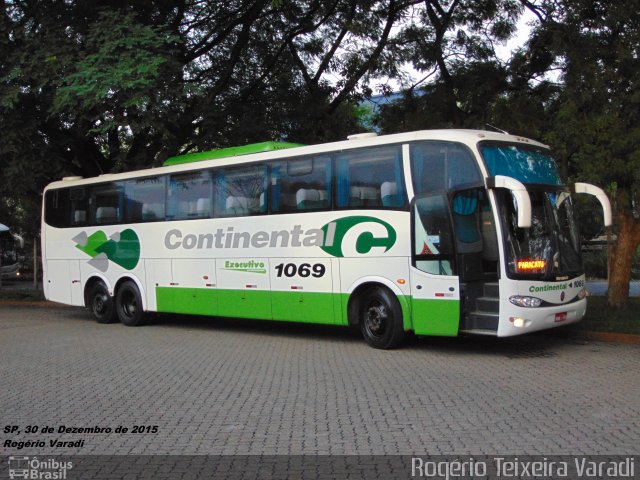 Viação Continental de Transportes 1069 na cidade de São Paulo, São Paulo, Brasil, por Rogério Teixeira Varadi. ID da foto: 3957781.