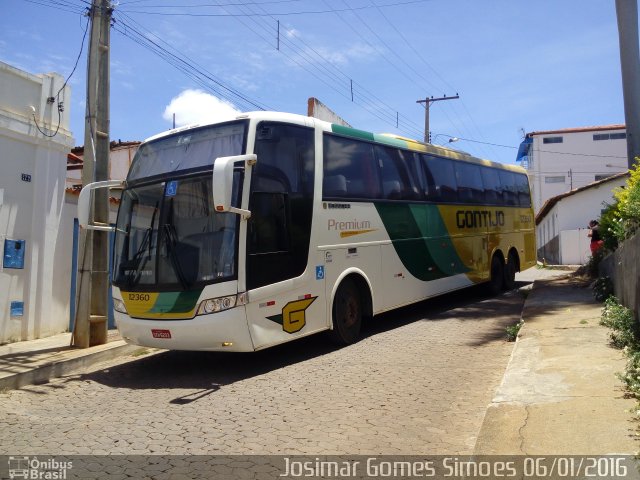Empresa Gontijo de Transportes 12360 na cidade de Minas Novas, Minas Gerais, Brasil, por Josimar Gomes Simoes. Número da foto: #3899702.
