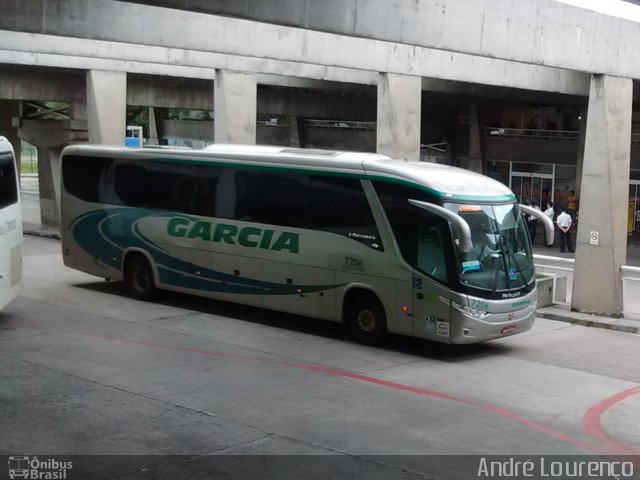 Viação Garcia 7206 na cidade de Curitiba, Paraná, Brasil, por André Lourenço de Freitas. Número da foto: #4498571.