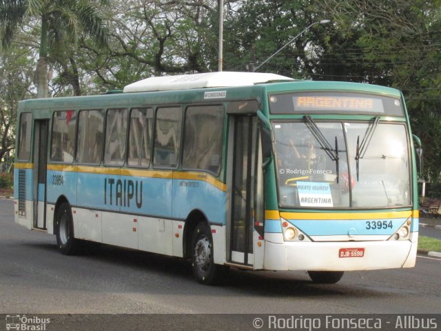 Viação Itaipu 33954 na cidade de Foz do Iguaçu, Paraná, Brasil, por Rodrigo Fonseca. ID da foto: 4521760.