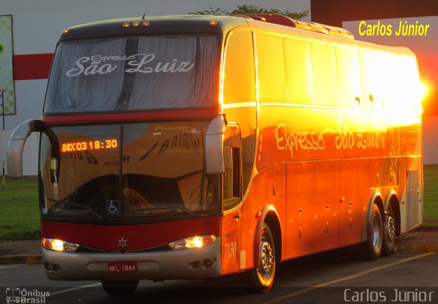 Expresso São Luiz 7130 na cidade de Goiânia, Goiás, Brasil, por Carlos Júnior. Número da foto: #4527831.