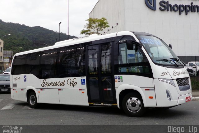 Expressul - Londpart S.A Transportes Urbanos 2000 na cidade de Balneário Camboriú, Santa Catarina, Brasil, por Diego Lip. ID da foto: 4529118.