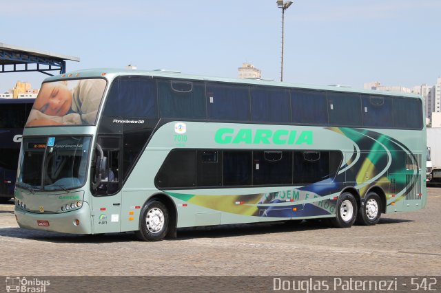 Viação Garcia 7010 na cidade de Londrina, Paraná, Brasil, por Douglas Paternezi. Número da foto: #4532059.