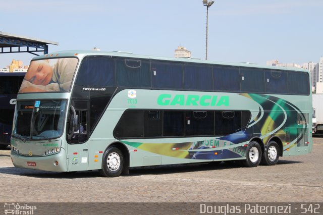 Viação Garcia 7010 na cidade de Londrina, Paraná, Brasil, por Douglas Paternezi. ID da foto: 4532059.