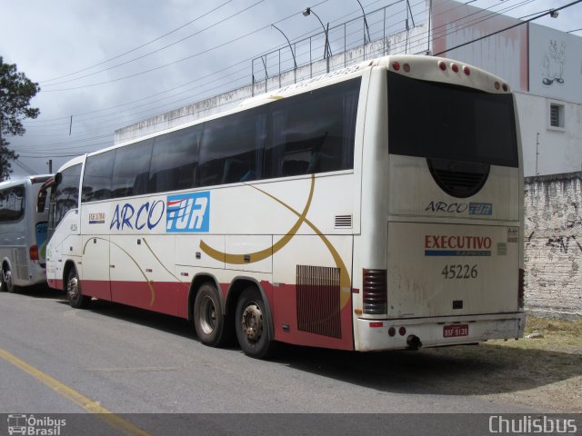 Arcotur Turismo 45226 na cidade de Curitiba, Paraná, Brasil, por Paulo Roberto Chulis. Número da foto: #4501775.