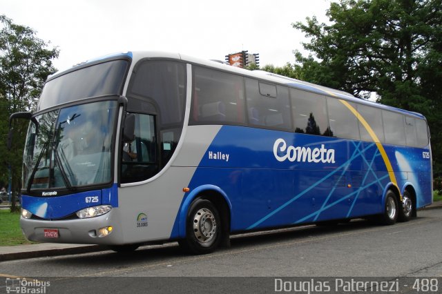 Viação Cometa 6725 na cidade de Curitiba, Paraná, Brasil, por Douglas Paternezi. ID da foto: 4501708.