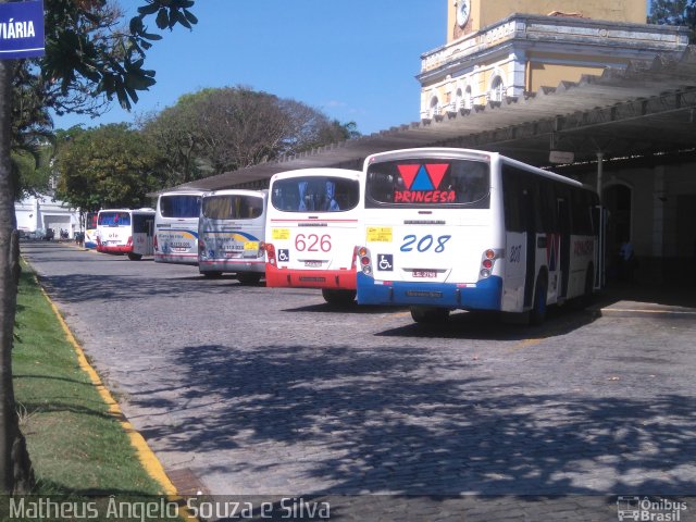 Viação Princesa da Serra 208 na cidade de Valença, Rio de Janeiro, Brasil, por Matheus Ângelo Souza e Silva. Número da foto: #4543902.