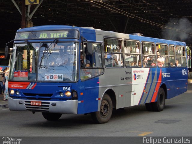 Transportes Coletivos Parque das Nações 064 na cidade de Santo André, São Paulo, Brasil, por Felipe Gonzales. ID da foto: 4552116.