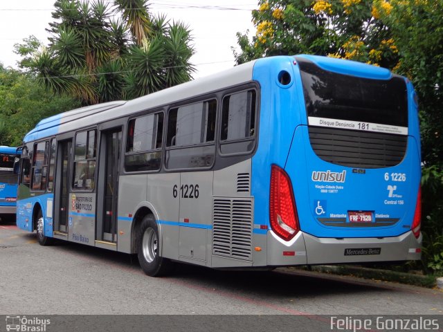 Viação Cidade Dutra 6 1226 na cidade de São Paulo, São Paulo, Brasil, por Felipe Gonzales. ID da foto: 4552041.