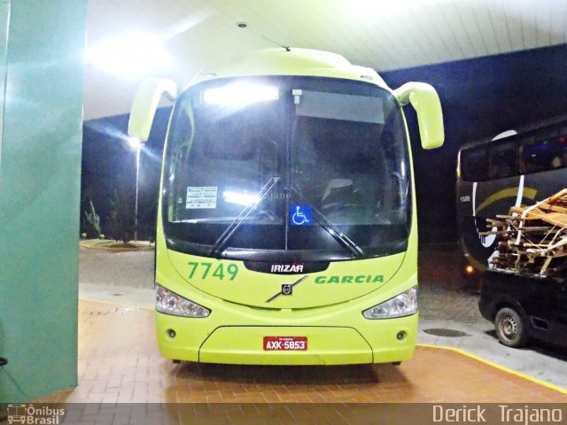 Viação Garcia 7749 na cidade de Pardinho, São Paulo, Brasil, por Derick  Trajano. Número da foto: #4553177.