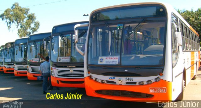 HP Transportes Coletivos 2486 na cidade de Goiânia, Goiás, Brasil, por Carlos Júnior. Número da foto: #4554104.
