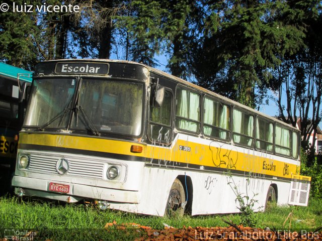 Escolares  na cidade de Curitiba, Paraná, Brasil, por Luiz Scarabotto . ID da foto: 4565815.