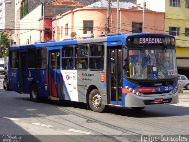 Auto Viação Urubupungá 20.613 na cidade de São Paulo, São Paulo, Brasil, por Felipe Gonzales. ID da foto: 4566908.