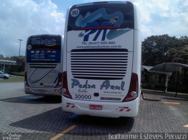 Pedra Azul Turismo 30000 na cidade de São Paulo, São Paulo, Brasil, por Guilherme Esteves Peruzzi. Número da foto: #4571472.