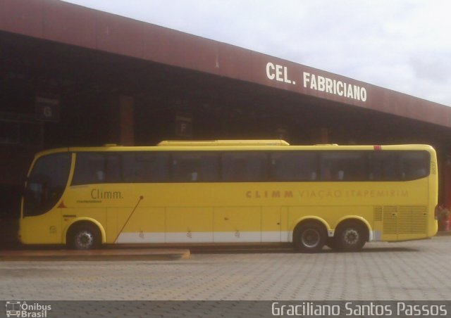 Viação Itapemirim 8837 na cidade de Coronel Fabriciano, Minas Gerais, Brasil, por Graciliano Santos Passos. ID da foto: 4509754.