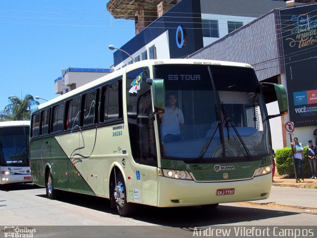 ES Tour 3100 na cidade de Patos de Minas, Minas Gerais, Brasil, por Andrew Campos. ID da foto: 4516159.