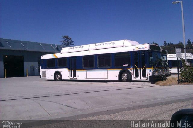 Santa Cruz Metro Transit Department - SCMTD 2231 na cidade de , por Hallan Arnaldo Mejia. Número da foto: #4574773.