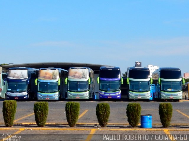 Viação Garcia FROTA na cidade de Londrina, Paraná, Brasil, por Paulo Roberto de Morais Amorim. Número da foto: #4595878.