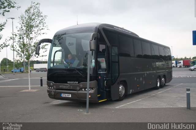 Ellisons Travel  na cidade de Wetherby, West Yorkshire, Inglaterra, por Donald Hudson. Número da foto: #4604777.