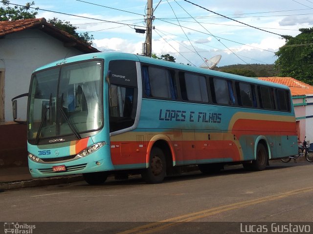 Lopes & Filhos 365 na cidade de Cordisburgo, Minas Gerais, Brasil, por Lucas Gustavo Silva. ID da foto: 4609480.