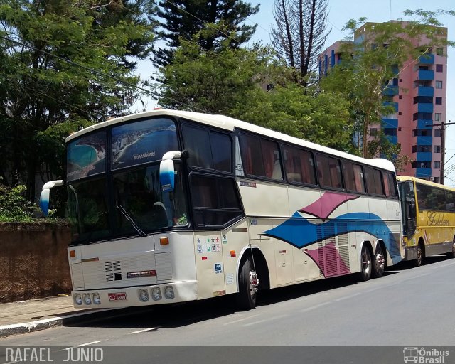 Ômega Tur 4000 na cidade de Caldas Novas, Goiás, Brasil, por RAFAEL  JUNIO FONSECA. Número da foto: #4617456.