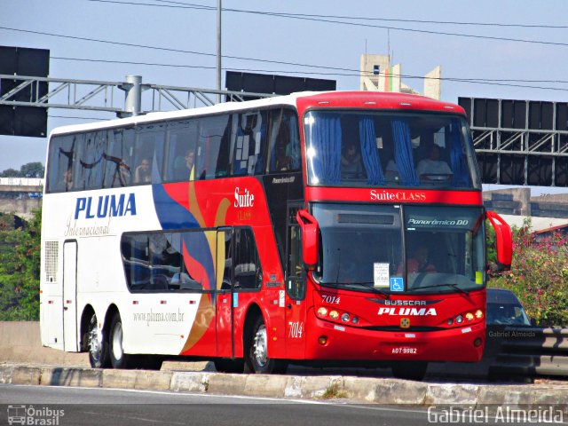 Pluma Conforto e Turismo 7014 na cidade de São Paulo, São Paulo, Brasil, por Gabriel Almeida. Número da foto: #4617737.