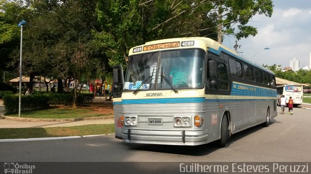 Ônibus Particulares 4099 na cidade de São Caetano do Sul, São Paulo, Brasil, por Guilherme Esteves Peruzzi. ID da foto: 4618268.