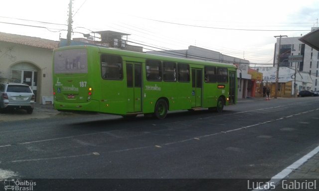 Empresa Dois Irmãos 187 na cidade de Teresina, Piauí, Brasil, por Lucas Gabriel. Número da foto: #4618368.