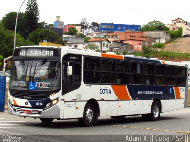 Viação Raposo Tavares Cotia 0714 na cidade de Cotia, São Paulo, Brasil, por Adam Xavier Rodrigues Lima. Número da foto: #4576474.