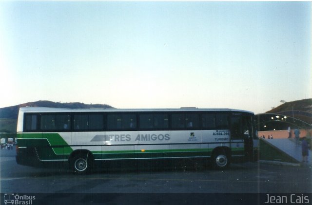 Turismo Três Amigos RJ 502.054 na cidade de Aparecida, São Paulo, Brasil, por Jean Cais. Número da foto: #4623458.
