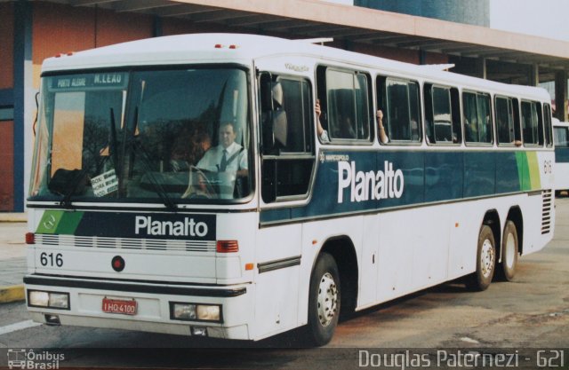 Planalto Transportes 616 na cidade de Porto Alegre, Rio Grande do Sul, Brasil, por Douglas Paternezi. ID da foto: 4624463.