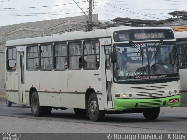 Ônibus Particulares 1831 na cidade de Maceió, Alagoas, Brasil, por Rodrigo Fonseca. Número da foto: #4626347.