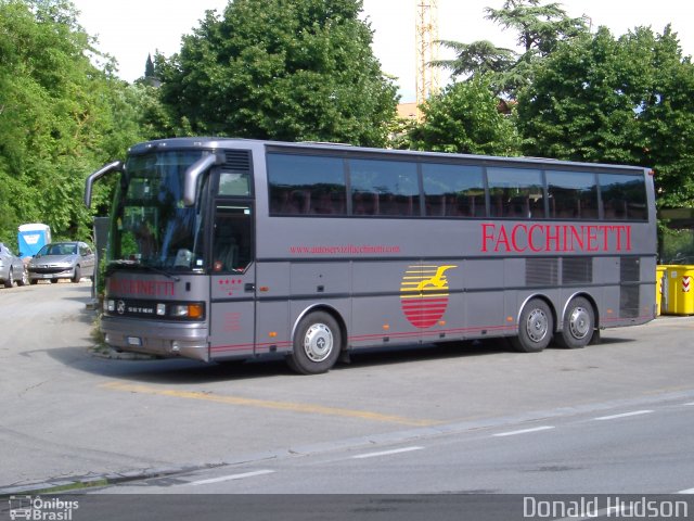 Autoservizi Facchinetti  na cidade de Siena, Siena, Tuscany, Itália, por Donald Hudson. Número da foto: #4626800.