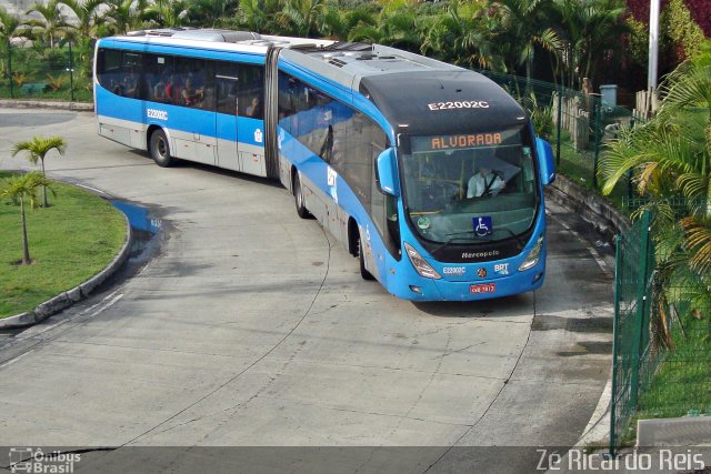 Translitoral Transportes E22002C na cidade de Rio de Janeiro, Rio de Janeiro, Brasil, por Zé Ricardo Reis. Número da foto: #4631597.
